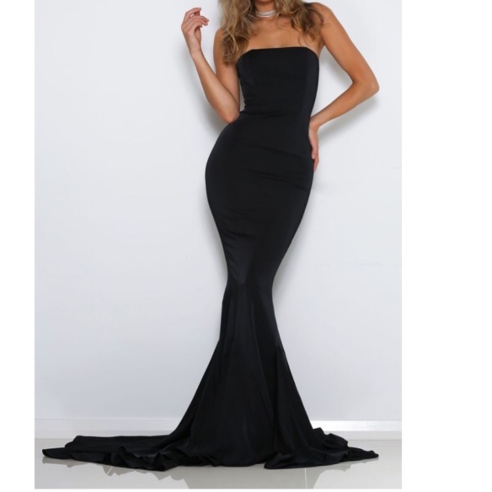 Black gown down with a tail